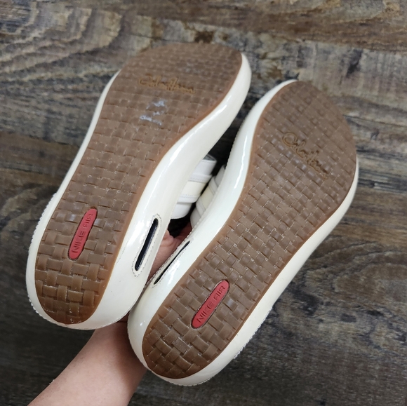 Cole Hann White Leather Thong Sandals Women's Size 5.5 - Picture 9 of 9